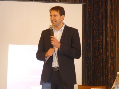 Der neugewhlte Bezirksvorsitzende der CDU Sdbaden
Andreas Jung MdB stellt sich den Frauen vor. 