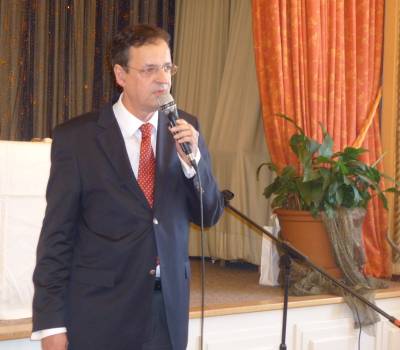 Der Oberbrgermeister von Oberkirch Mathias Braun bei seinem Gruwort