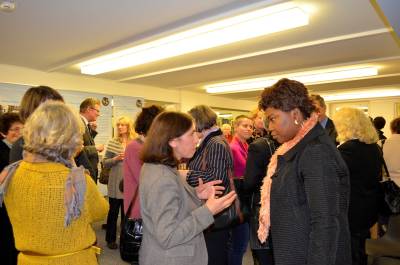 Circa 110 Gste kamen zur Erffnung um sich die Lebensbilder der Politikerinnen Frieda Nadig, Elisabeth Selbert, Helene Wessel und Helene Weber anzuschauen. Diese vier Frauen haben als Mitglieder des Parlamentarischen Rates wesentlich zum Entstehen des Grundgesetzes und zur verfassungsmigen Gleichstellung von Frauen und Mnnern beigetragen.